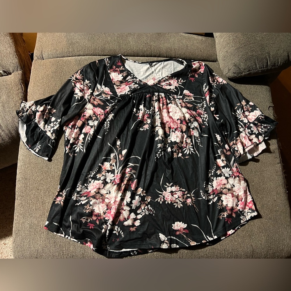 Floral Black and Pink Women's Top 3XL